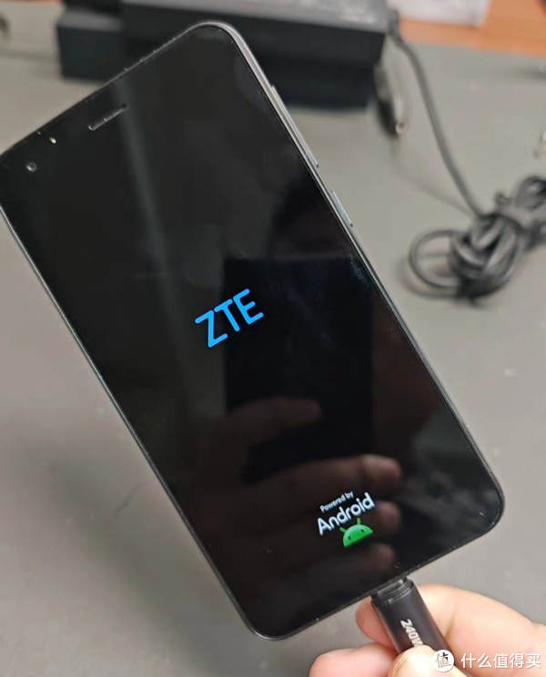 郑州配资网在线登录 218元的5G小屏机，玩模拟器绝了，还能平替随身wifi